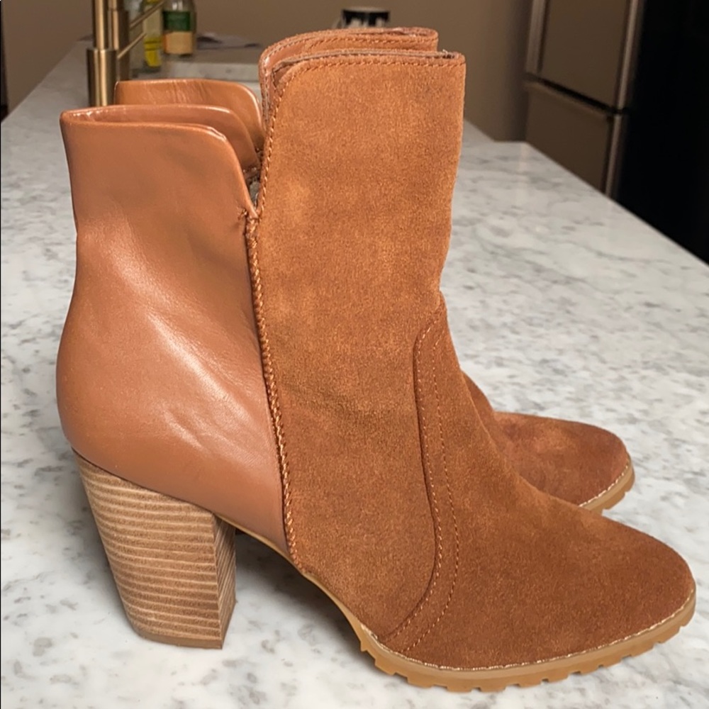 Tahari Glenn Boots